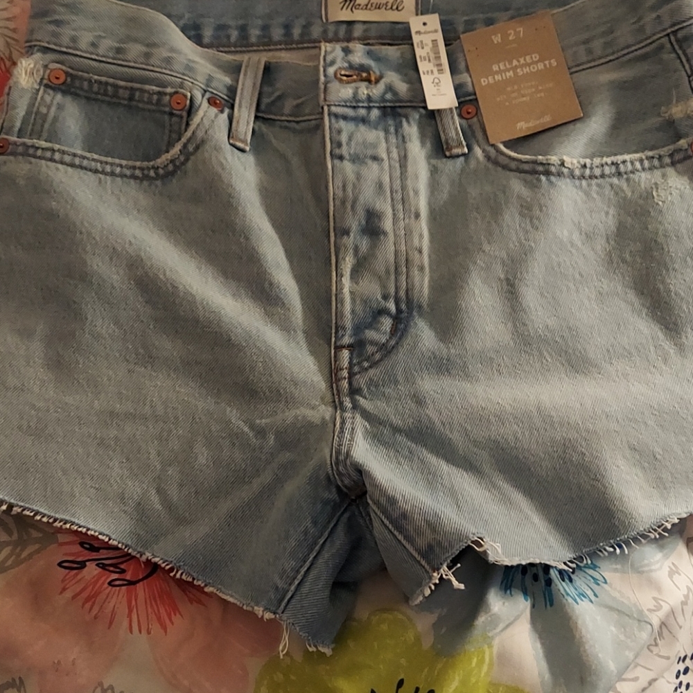 Relaxed denim shorts